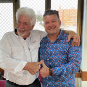 foto de Dr. Chas Perry y Salvador Portillo en una de las formaciones en Terapia CraneoSacral: Curso de Liberación Somatoemocional Avanzada del Instituto Upledger